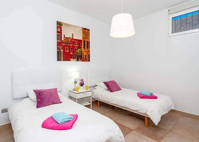 Inma Calero By 빌라