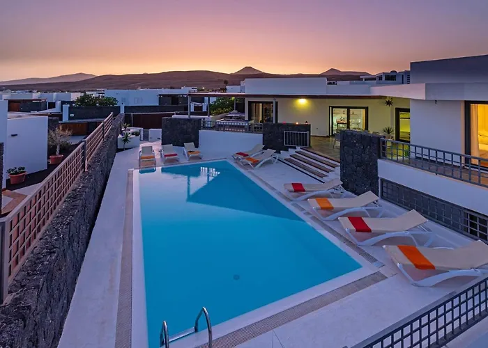 Inma Calero By 빌라